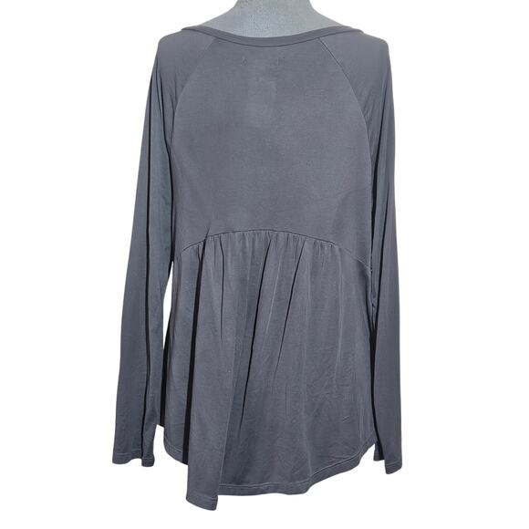 Gray Soft and Sexy Top Size Medium - Picture 2 of 4